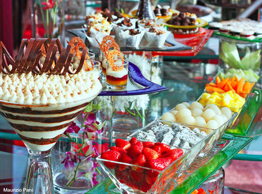 Como Iniciar una Fiesta con La Fruta Milagrosa (Synsepalum Dulcificum)